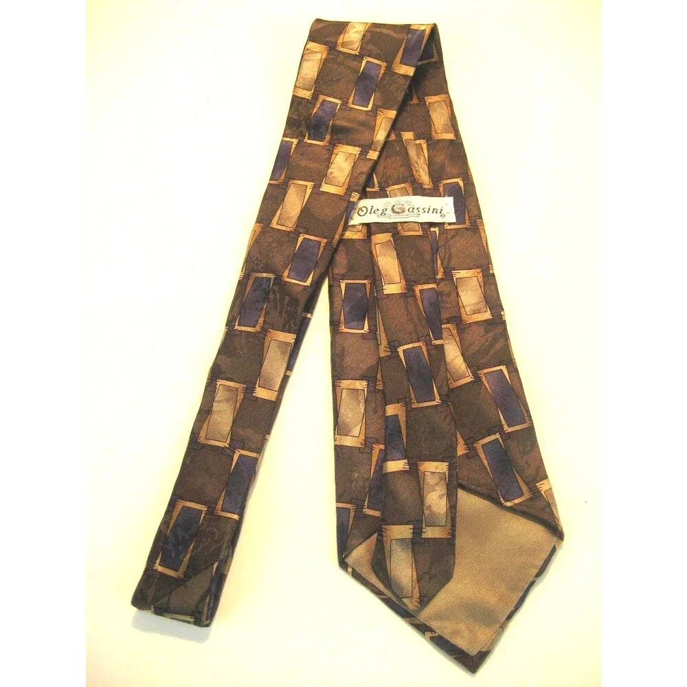 Oleg Cassini 100%  Silk Geometric Design Necktie